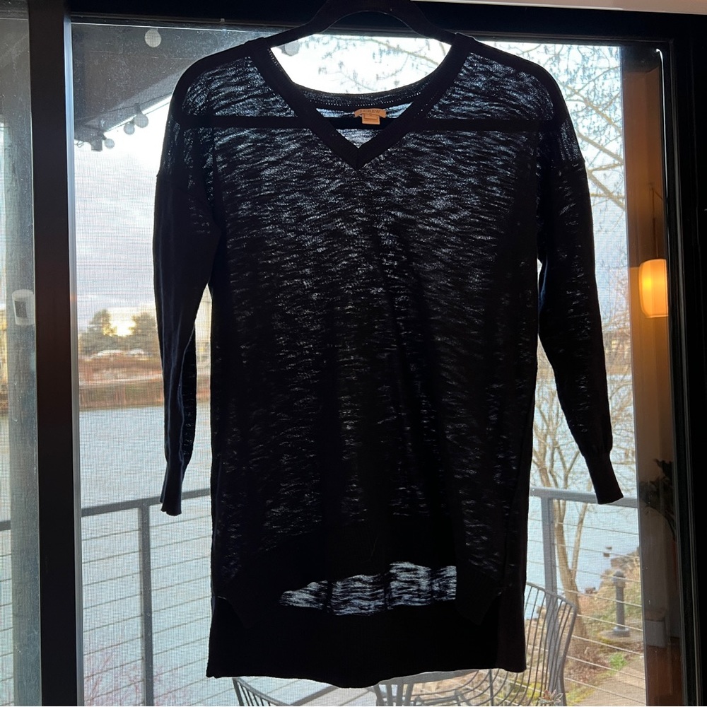 Sheer-like light sweater from Jcrew size small navy. Worn once!